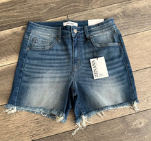Load image into Gallery viewer, Zenana Jean shorts ombré Frayed at bottoms
