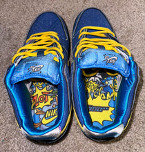 Load image into Gallery viewer, Athletic shoes powder puff
