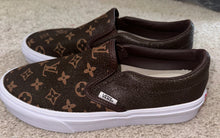 Load image into Gallery viewer, Athletic shoes, slip on brown mono Luxy
