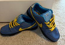 Load image into Gallery viewer, Athletic shoes powder puff
