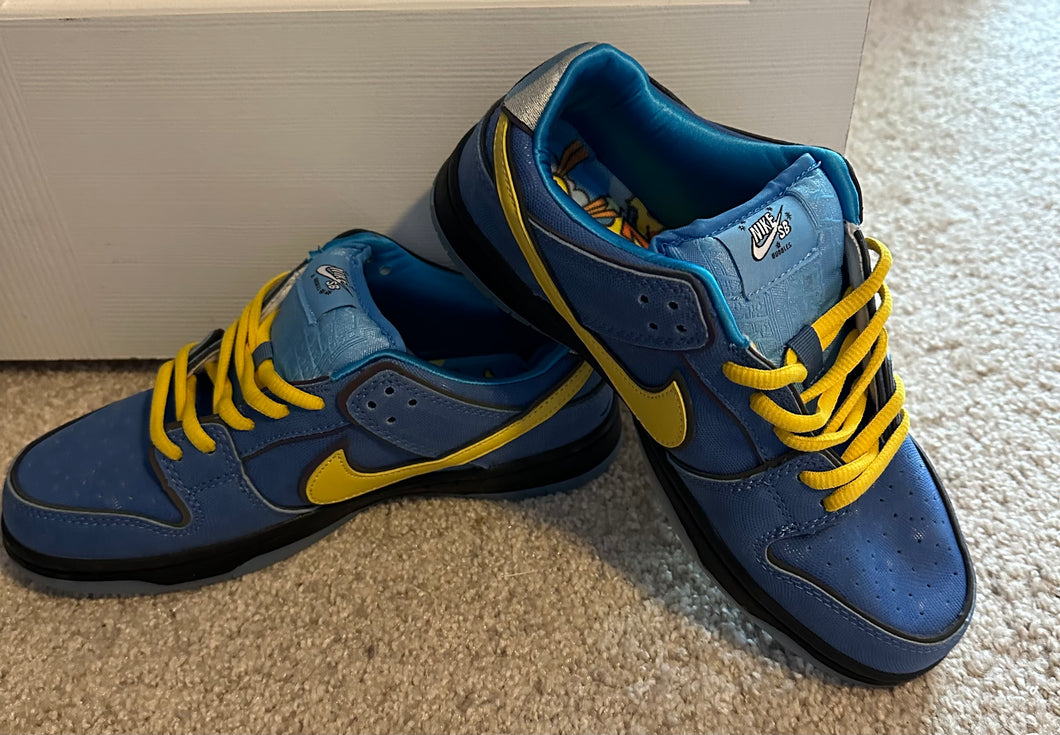 Athletic shoes powder puff