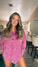 Load image into Gallery viewer, Violet Acid Washed Pullover
