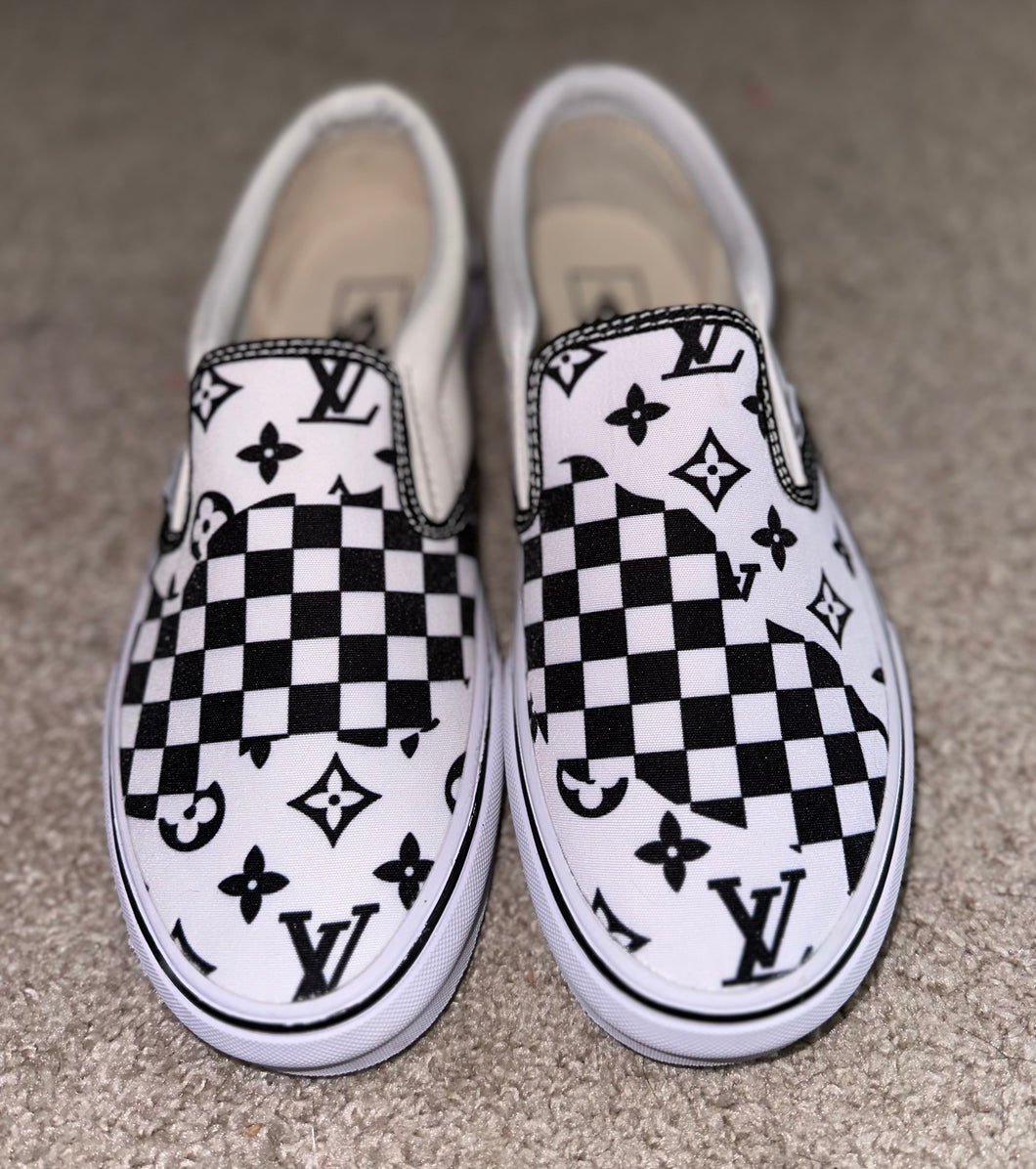 Slip on white and black mono