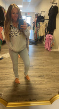 Load image into Gallery viewer, Kancan non distressed jeans
