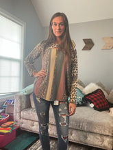 Load image into Gallery viewer, Animal Print Stripe Cut Out Top
