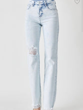 Load image into Gallery viewer, The Kinzie Risen distressed jeans
